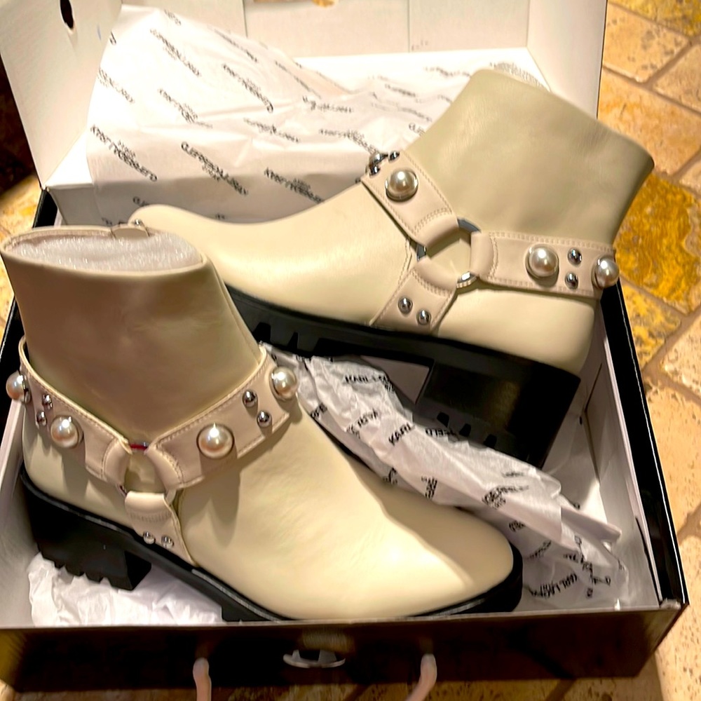 Karl Lagerfield, Pixie